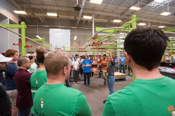 Feeding San Diego Distributes Free Grocery Boxes to TSA Officers as DHS Shutdown Disrupts Airport Operations