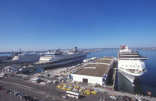 Bomb Threat Briefly Shuts Down San Diego’s B Street Cruise Terminal, Disrupting Passenger Processing Downtown