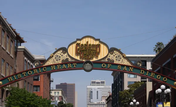 Wet Roads and Fat Tuesday Events Slowing San Diego Commutes Today