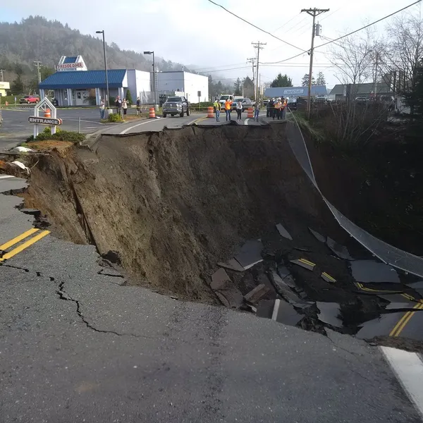 Water Main Break and Sinkhole Close Key Carlsbad Intersection, Triggering Local Emergency and Repairs